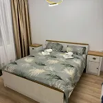 Modern 72m2 Near Coresi Mall - Self Check-in - Free Parking アパート *