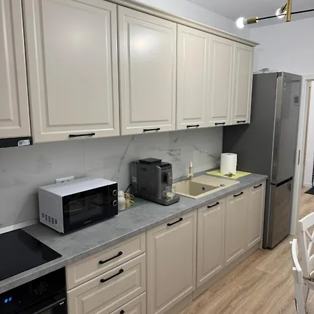 アパート Modern 72m2 Near Coresi Mall - Self Check-in - Free Parking *