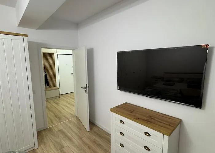 Modern 72m2 Near Coresi Mall - Self Check-in - Free Parking * Brasov