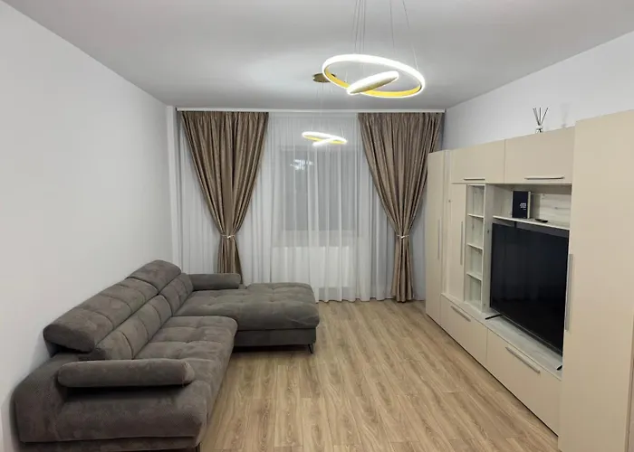 Apartment Modern 72m2 Near Coresi Mall - Self Check-in - Free Parking